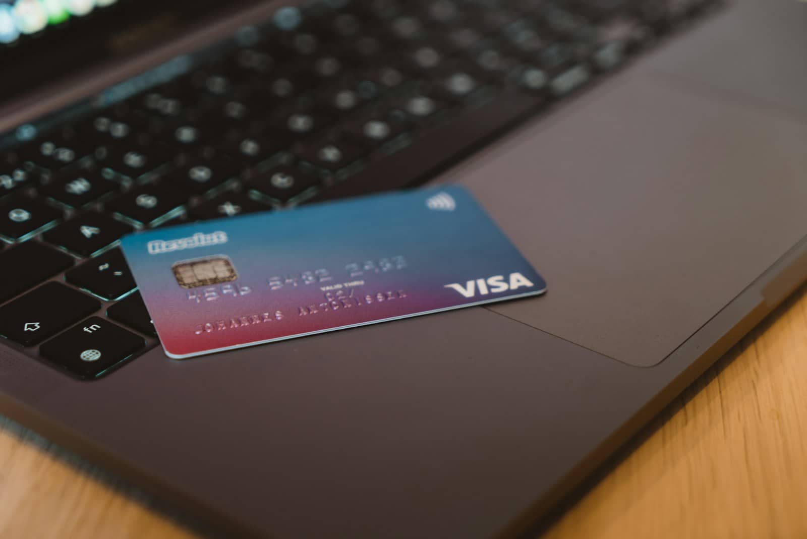 A person sending a payment link from a laptop